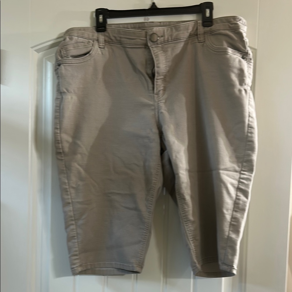 CJ Banks Tan Capris Relaxed Fit Cotton
